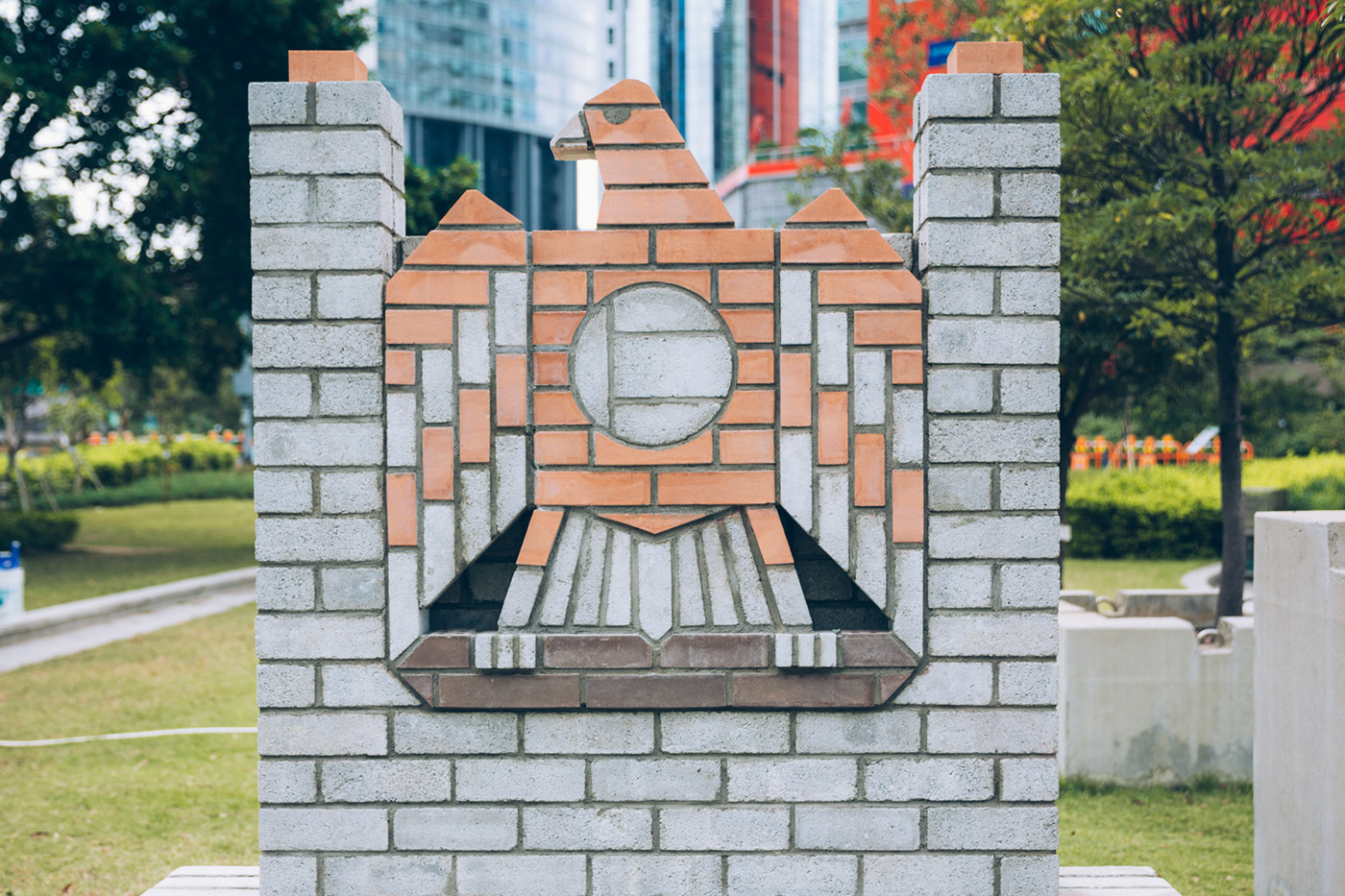 【Falcons】Wall tiling and bricklaying can take innumerable forms. The two “Falcons” in these art pieces masterfully marry creativity and craftsmanship, transforming tiny bricks into a beautiful mural-like brick wall. by: TO Fai (Instructor), CHAN Wing-kit (Student), KOO Chun-kin (Student), YAU Ho-him (Trainee) HKIC – Sheung Shui Campus (Bricklaying, Plastering & Tiling)